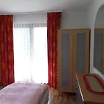 Appartement Gollrad 1 *